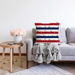 - Sonil-K-8304-Gorsel2 - Realhomes  Beyaz Zemin Üzerinde Gold Detaylı Kalp Desenli Modern Raşel Kadife Yastık Kırlent Kılıfı Realhomes