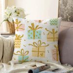 Beyaz Zemin Üzerinde Gold Detaylı Hediye Paketi Desenli Raşel Kadife Yastık Kırlent Kılıfı Realhomes