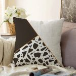 - Sonil-K-8321-Gorsel1 - Realhomes  Renkli Zeminli Siyah Puantiye Desenli Dijital Baskılı Modern Raşel Kadife Yastık Kırlent Kılıfı Realhomes