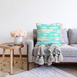 - Sonil-K-8322-Gorsel2 - Realhomes Beyaz Zeminli Renkli Yaprak Desenli Dijital Baskılı Modern Raşel Kadife Yastık Kırlent Kılıfı Realhomes