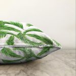 - Sonil-K-8343-Gorsel3 - Realhomes  Beyaz Zemin Üzerinde Yeşil Yaprak Desenli Raşel Kadife Yastık Kırlent Kılıfı Realhomes