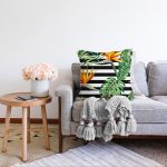 Beyaz Zemin Üzerinde Yeşil Yaprak Desenli Raşel Kadife Yastık Kırlent Kılıfı Realhomes