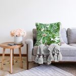 Beyaz Zemin Üzerinde Yeşil Yaprak Desenli Raşel Kadife Yastık Kırlent Kılıfı Realhomes