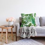 - Sonil-K-8353-Gorsel2 - Realhomes  Beyaz Zemin Üzerinde Yeşil Yaprak Desenli Raşel Kadife Yastık Kırlent Kılıfı Realhomes