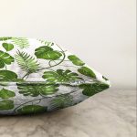 - Sonil-K-8355-Gorsel3 - Realhomes  Beyaz Zemin Üzerinde Yeşil Yaprak Desenli Raşel Kadife Yastık Kırlent Kılıfı Realhomes