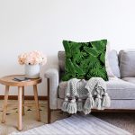 Siyah Zemin Üzerinde Yeşil Yaprak Desenli Raşel Kadife Yastık Kırlent Kılıfı Realhomes