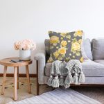 - Sonil-K-8365-Gorsel2 - Realhomes  Rengarenk Zemin Üzerinde Çiçek Desenli Dijital Baskılı Modern Raşel Kadife Yastık Kırlent Kılıfı Realhomes