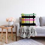 - Sonil-K-8370-Gorsel2 - Realhomes  Beyaz Zemin Üzerinde Renkli Ekose Desenli Raşel Kadife Yastık Kırlent Kılıfı Realhomes