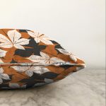 - Sonil-K-8371-Gorsel3 - Realhomes  Rengarenk Zemin Üzerinde Çiçek Desenli Dijital Baskılı Modern Raşel Kadife Yastık Kırlent Kılıfı Realhomes