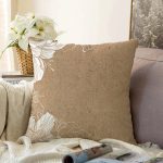 - Sonil-K-8372-Gorsel1 - Realhomes Rengarenk Zemin Üzerinde Beyaz Çiçek Desenli Raşel Kadife Yastık Kırlent Kılıfı Realhomes