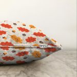 - Sonil-K-8380-Gorsel3 - Realhomes  Renkli Zemin Üzerinde Sonbahar Yaprak Desenli Dijital Baskılı Modern Raşel Kadife Yastık Kılıfı Realhomes