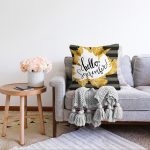 Renkli Zemin Üzerinde Siyah Çizgili Sonbahar Desenli Raşel Kadife Yastık Kırlent Kılıfı Realhomes