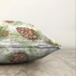 - Sonil-K-8383-Gorsel3 - Realhomes  Beyaz Zemin Üzerinde İnce Yaprak Desenli Kozalak Modern Raşel Kadife Yastık Kırlent Kılıfı Realhomes