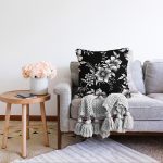 - Sonil-K-8393-Gorsel2 - Realhomes  Siyah Zemin Üzerinde Çiçek Desenli Dijital Baskılı Modern Raşel Kadife Yastık Kırlent Kılıfı Realhomes