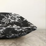 - Sonil-K-8393-Gorsel3 - Realhomes  Siyah Zemin Üzerinde Çiçek Desenli Dijital Baskılı Modern Raşel Kadife Yastık Kırlent Kılıfı Realhomes