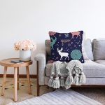 - Sonil-K-8397-Gorsel2 - Realhomes  Renkli Zemin Üzerinde Geyik Desenli Dijital Baskılı Modern Raşel Kadife Yastık Kırlent Kılıfı Realhomes