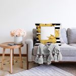 Beyaz Zemin Üzerinde Siyah Çizgili Sonbahar Yaprak Desenli Raşel Kadife Yastık Kırlent Kılıfı Realhomes