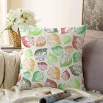 - Sonil-K-8410-Gorsel1 - Realhomes Beyaz Zemin Üzerinde Renkli Sonbahar Yaprak Desenli Raşel Kadife Yastık Kırlent Kılıfı Realhomes