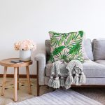 - Sonil-K-8416-Gorsel2 - Realhomes  Renkli Zemin Üzerinde Yaprak Desenli Dijital Baskılı Modern Raşel Kadife Yastık Kırlent Kılıfı Realhomes