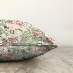- Sonil-K-8422-Gorsel3 - Realhomes  Rengarenk Zemin Üzerinde Beyaz Çiçek Desenli Raşel Kadife Yastık Kırlent Kılıfı Realhomes