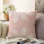 - Sonil-K-8441-Gorsel1 - Realhomes  Pastel Zeminli Beyaz Yaprak Desenli Dijital Baskılı Modern Raşel Kadife Yastık Kırlent Kılıfı Realhomes