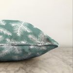 - Sonil-K-8465-Gorsel3 - Realhomes  Renkli Zeminli Beyaz Yaprak Desenli Dijital Baskılı Modern Raşel Kadife Yastık Kırlent Kılıfı Realhomes