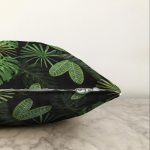 - Sonil-K-8469-Gorsel3 - Realhomes  Siyah Zemin Üzerinde Yaprak Desenli Dijital Baskılı Modern Raşel Kadife Yastık Kırlent Kılıfı Realhomes