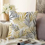 Beyaz Zemin Üzerinde Gold Detaylı Yaprak Desenli Modern Raşel Kadife Yastık Kırlent Kılıfı Realhomes