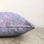 - Sonil-K-8496-Gorsel3 - Realhomes  Renkli Zemin Üzerinde Yaprak Desenli Dijital Baskılı Modern Raşel Kadife Yastık Kırlent Kılıfı Realhomes