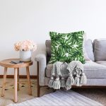 - Sonil-K-8502-Gorsel2 - Realhomes Beyaz Zemin Üzerinde Yeşil Yaprak Desenli Raşel Kadife Yastık Kırlent Kılıfı Realhomes