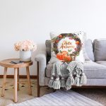 Beyaz Zeminli Bal Kabağı Desenli Dijital Baskılı Modern Raşel Kadife Yastık Kırlent Kılıfı Realhomes