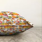 - Sonil-K-8525-Gorsel3 - Realhomes Beyaz Zemin Üzerinde Siyah Çizgili Bal Kabağı Desenli Raşel Kadife Yastık Kırlent Kılıfı Realhomes