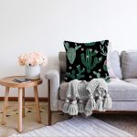 - Sonil-K-8555-Gorsel2 - Realhomes Siyah Zemin Üzerinde Yeşil Kaktüs Desenli Raşel Kadife Yastık Kırlent Kılıfı Realhomes