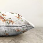 - Sonil-K-8559-Gorsel3 - Realhomes Beyaz Zemin Üzerinde Rengarenk Çiçek Desenli Raşel Kadife Yastık Kırlent Kılıfı Realhomes