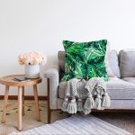 - Sonil-K-8569-Gorsel2 - Realhomes Beyaz Zemin Üzerinde Yeşil Yaprak Desenli Raşel Kadife Yastık Kırlent Kılıfı Realhomes