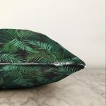 Siyah Zemin Üzerinde Yeşil Yaprak Desenli Raşel Kadife Yastık Kırlent Kılıfı Realhomes