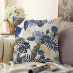 Beyaz Zemin Üzerinde Gold Detaylı Yaprak Desenli Modern Raşel Kadife Yastık Kırlent Kılıfı Realhomes