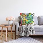 Beyaz Zemin Üzerinde Renkli Soyut Desenli Raşel Kadife Yastık Kırlent Kılıfı Realhomes