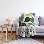 - Sonil-K-8587-Gorsel2 - Realhomes Pastel Zeminli Yeşil Yaprak Desenli Dijital Baskılı Modern Raşel Kadife Yastık Kırlent Kılıfı Realhomes