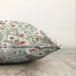 - Sonil-K-8589-Gorsel3 - Realhomes Rengarenk Zemin Üzerinde Çiçek Desenli Dijital Baskılı Modern Raşel Kadife Yastık Kırlent Kılıfı Realhomes