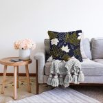 - Sonil-K-8591-Gorsel2 - Realhomes  Renkli Zemin Üzerinde Gold Detaylı Yaprak Desenli Modern Raşel Kadife Yastık Kırlent Kılıfı Realhomes