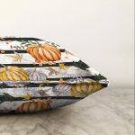 Beyaz Zemin Üzerinde Siyah Çizgili Bal Kabağı Desenli Raşel Kadife Yastık Kırlent Kılıfı Realhomes