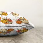 - Sonil-K-8599-Gorsel3 - Realhomes  Beyaz Zemin Üzerinde Renkli Balkabağı Desenli Dijital Baskılı Modern Raşel Kadife Yastık Kılıfı Realhomes