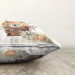 - Sonil-K-8603-Gorsel3 - Realhomes Beyaz Zeminli Balkabağı Desenli Dijital Baskılı Modern Raşel Kadife Yastık Kırlent Kılıfı Realhomes