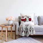 - Sonil-K-8610-Gorsel2 - Realhomes Beyaz Zemin Üzerinde Ekose Desenli Karavan Motifli Modern Raşel Kadife Yastık Kırlent Kılıfı Realhomes