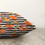 - Sonil-K-8617-Gorsel3 - Realhomes  Beyaz Zemin Üzerinde Siyah Çizgili Bal Kabağı Desenli Raşel Kadife Yastık Kırlent Kılıfı Realhomes