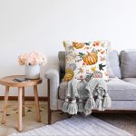 - Sonil-K-8630-Gorsel2 - Realhomes Beyaz Zeminli Bal Kabağı Desenli Dijital Baskılı Modern Raşel Kadife Yastık Kırlent Kılıfı Realhomes