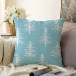 - Sonil-K-8631-Gorsel1 - Realhomes Renkli Zemin Üzerinde Beyaz Çam Ağacı Desenli Dijital Baskılı Modern Raşel Kadife Yastık Kılıfı Realhomes