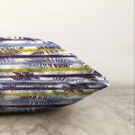 Beyaz Zemin Üzerinde Renkli Çizgi Desenli Raşel Kadife Yastık Kırlent Kılıfı Realhomes