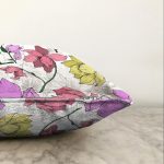 - Sonil-K-8657-Gorsel3 - Realhomes Beyaz Zemin Üzerinde Rengarenk Çiçek Desenli Raşel Kadife Yastık Kırlent Kılıfı Realhomes